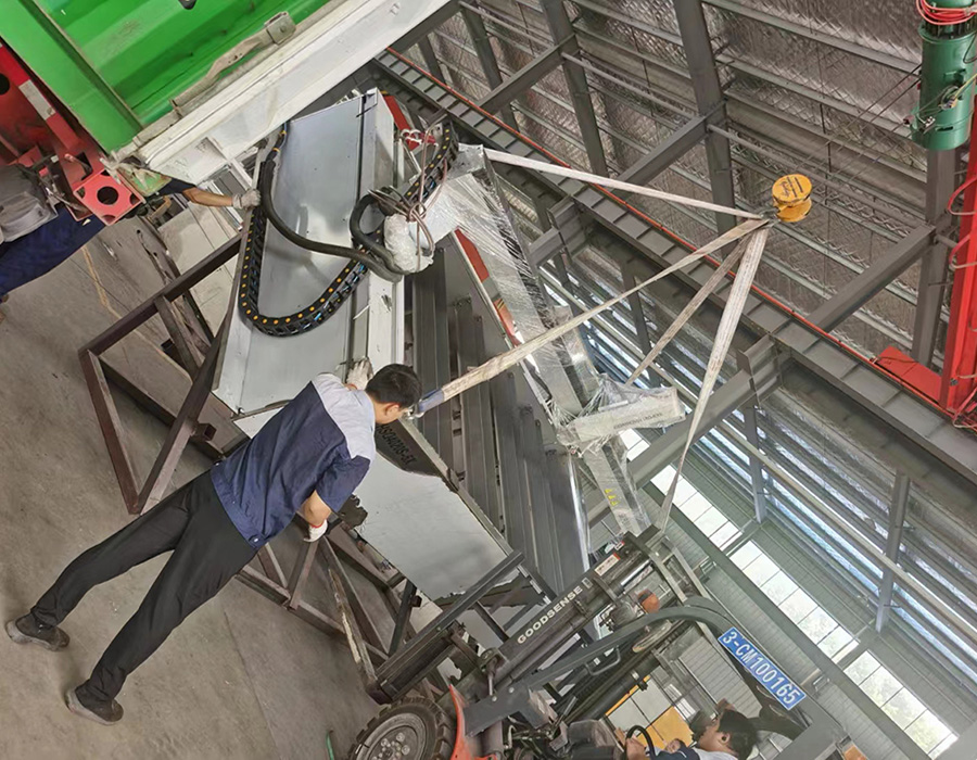 Waterjet machine packing into container